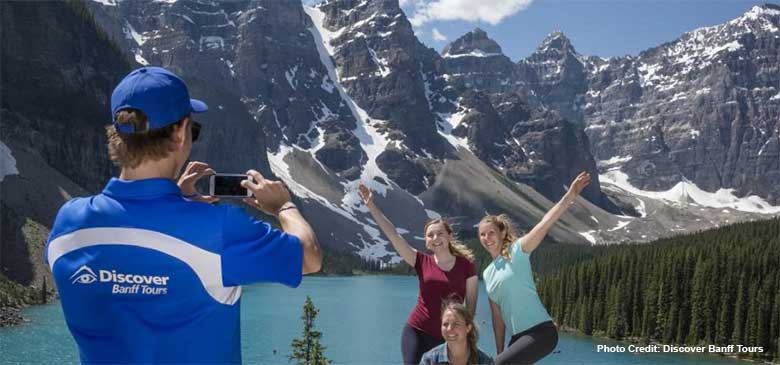 moraine lake and valley of the ten peaks